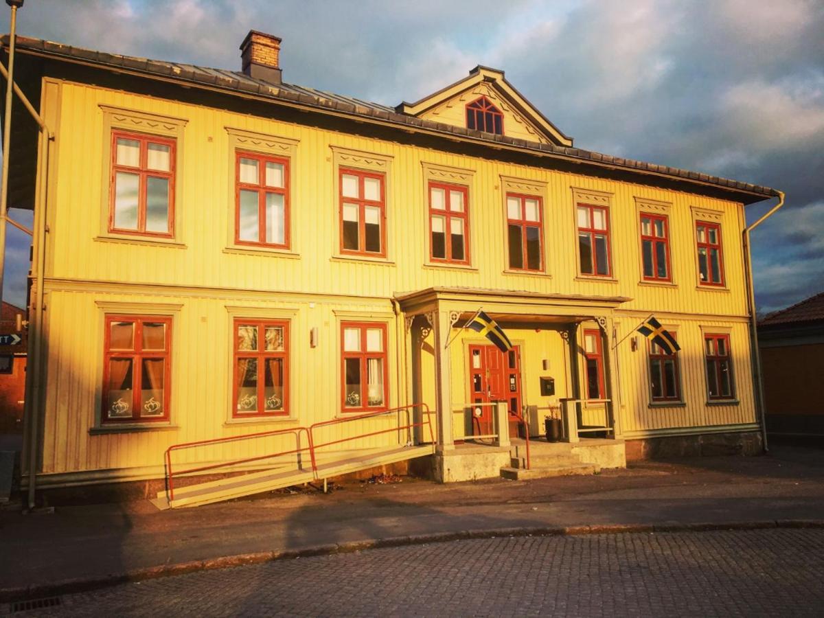 Jaernvaegshotellet B&B Skara Luaran gambar