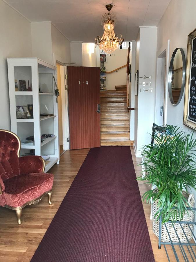 Jaernvaegshotellet B&B Skara Luaran gambar