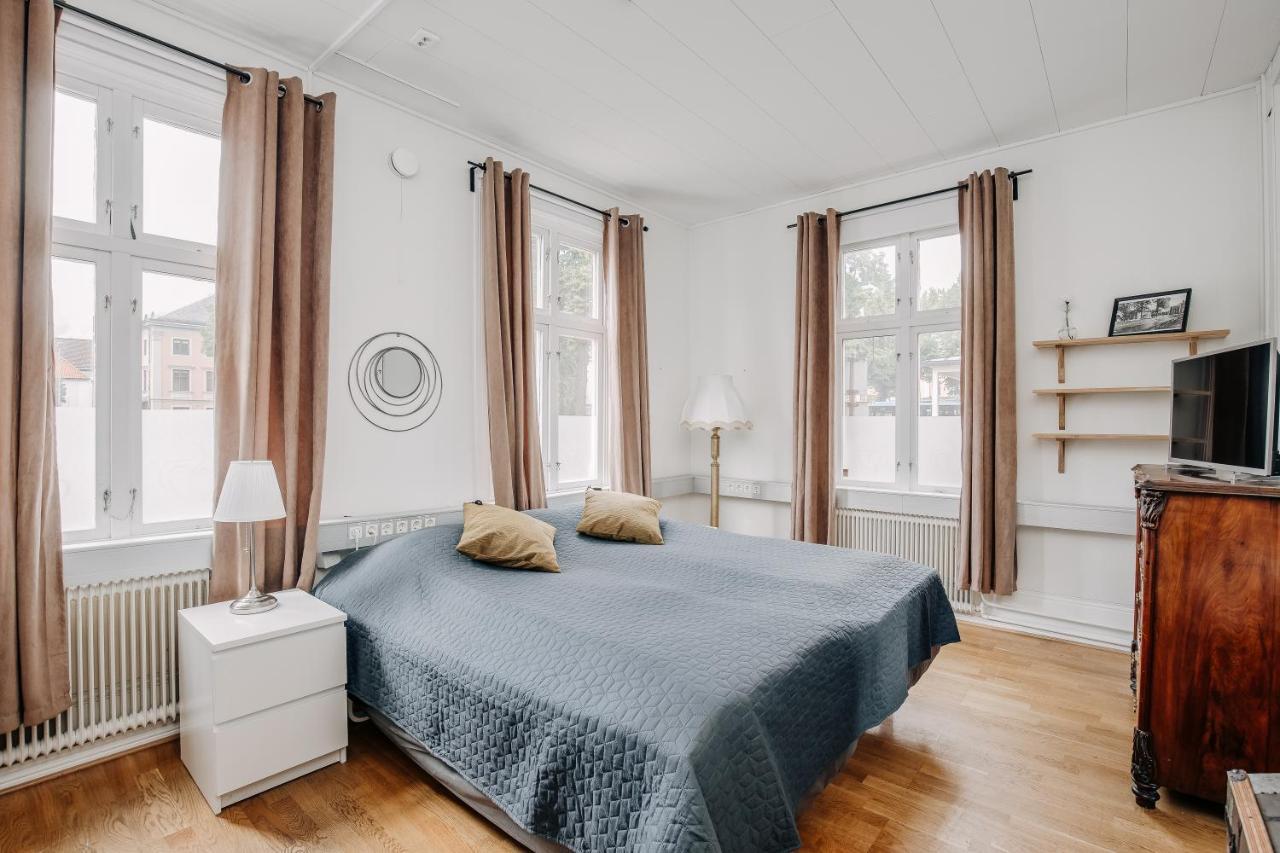 Jaernvaegshotellet B&B Skara Luaran gambar